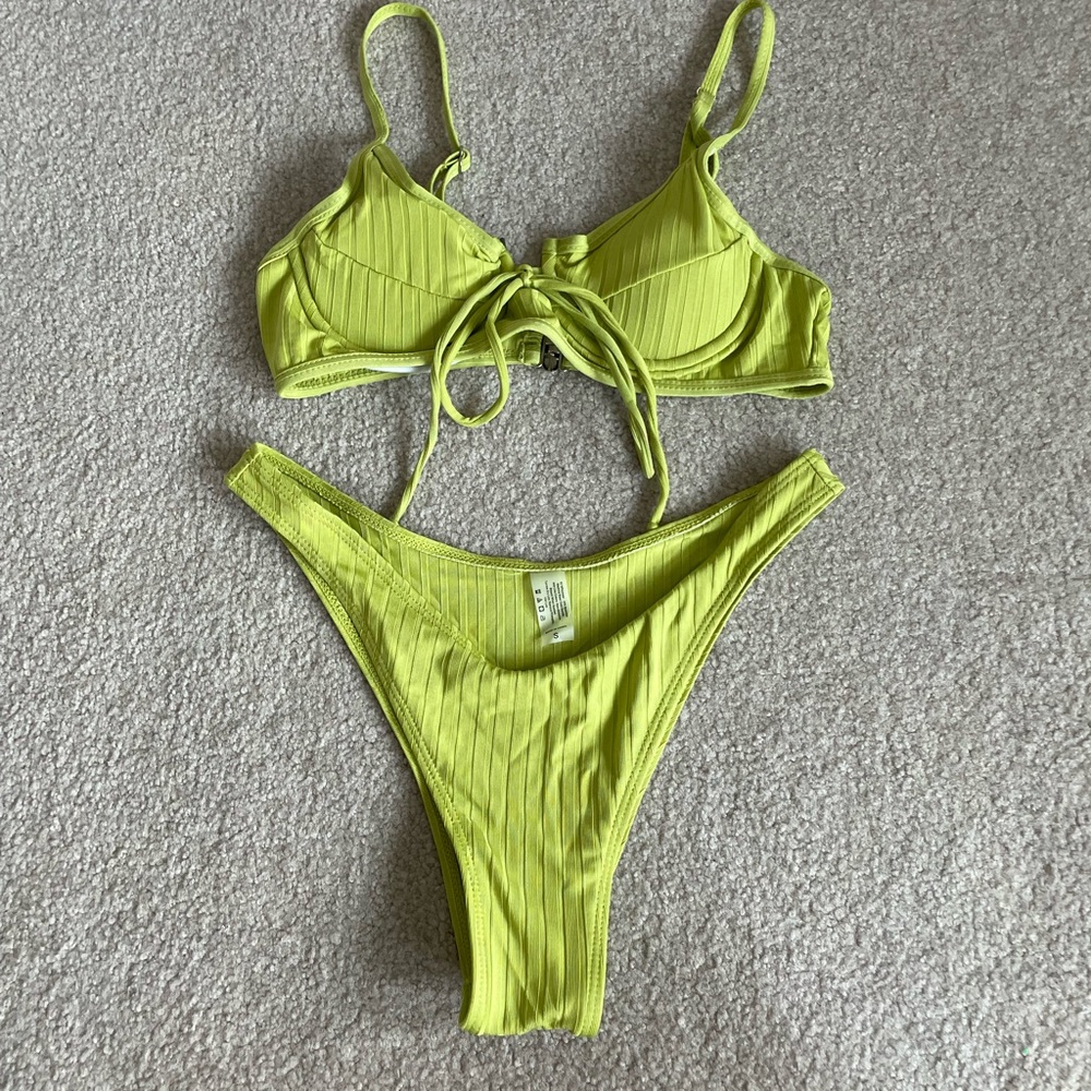 Green bikini set